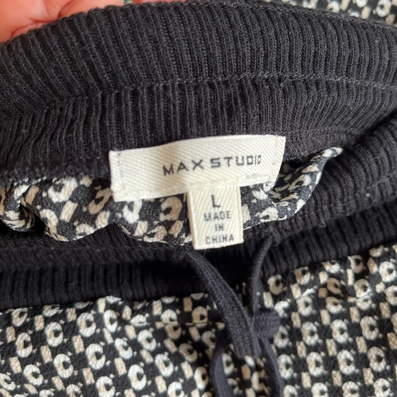 Max Studio Cropped loose wide leg pants. - Picture 3 of 9